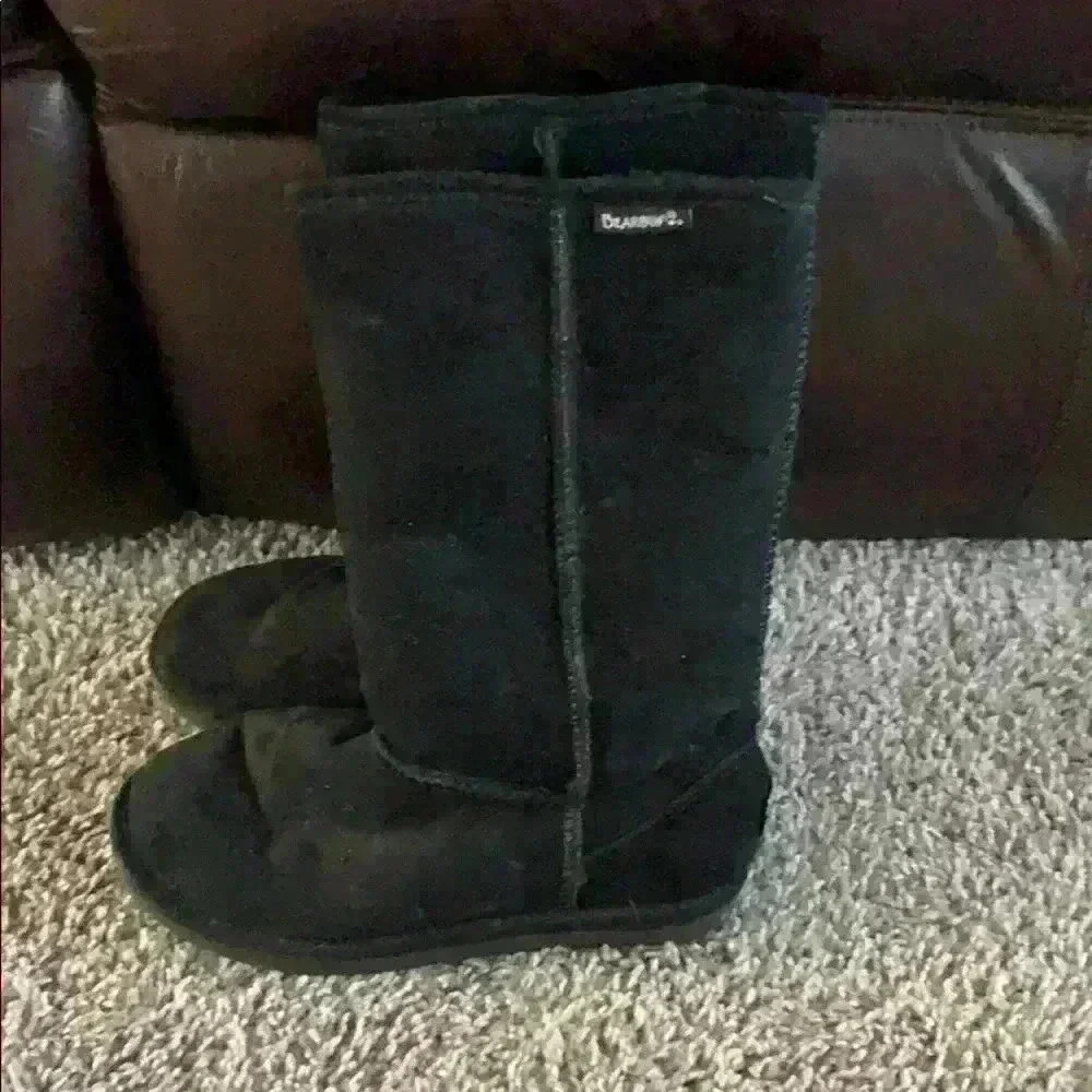 Women’s BearPaw Boots - Size 6